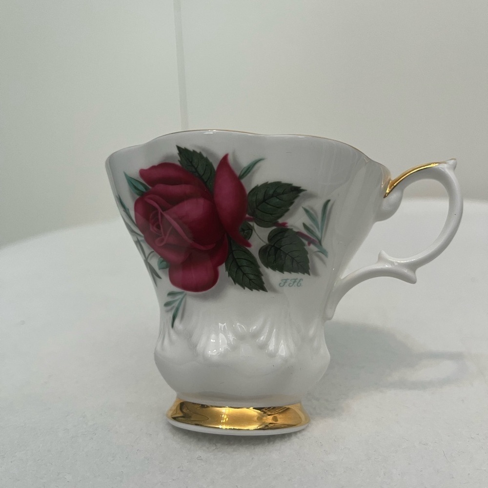 Royal Albert Vintage Sweetheart Roses Teacup